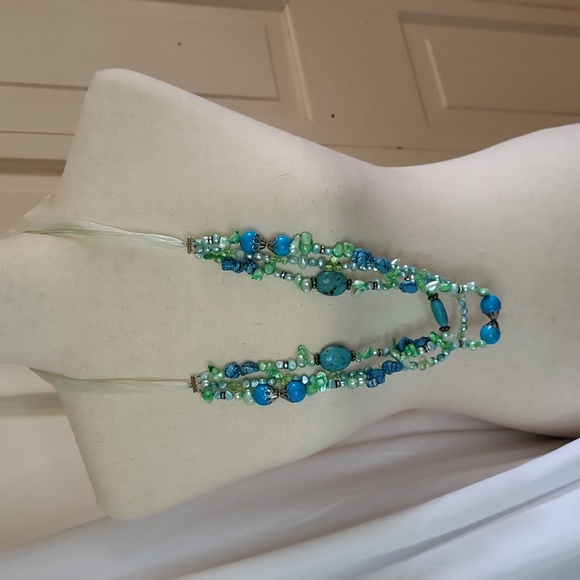 Turquoise Sea foam green stone necklace 18" 2004 heavy statement necklace - Picture 3 of 8